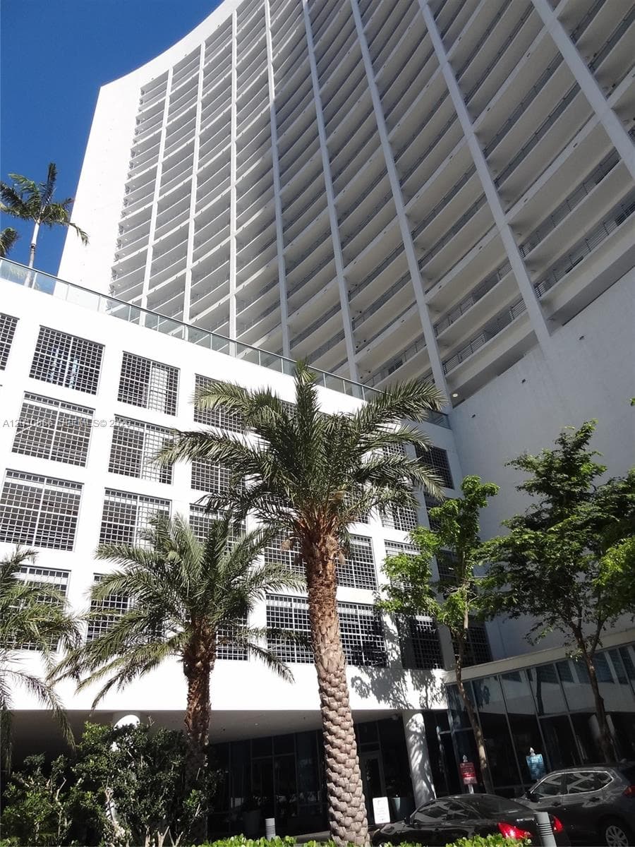 601 NE 36th St # 1705, Miami FL 33137 — 22