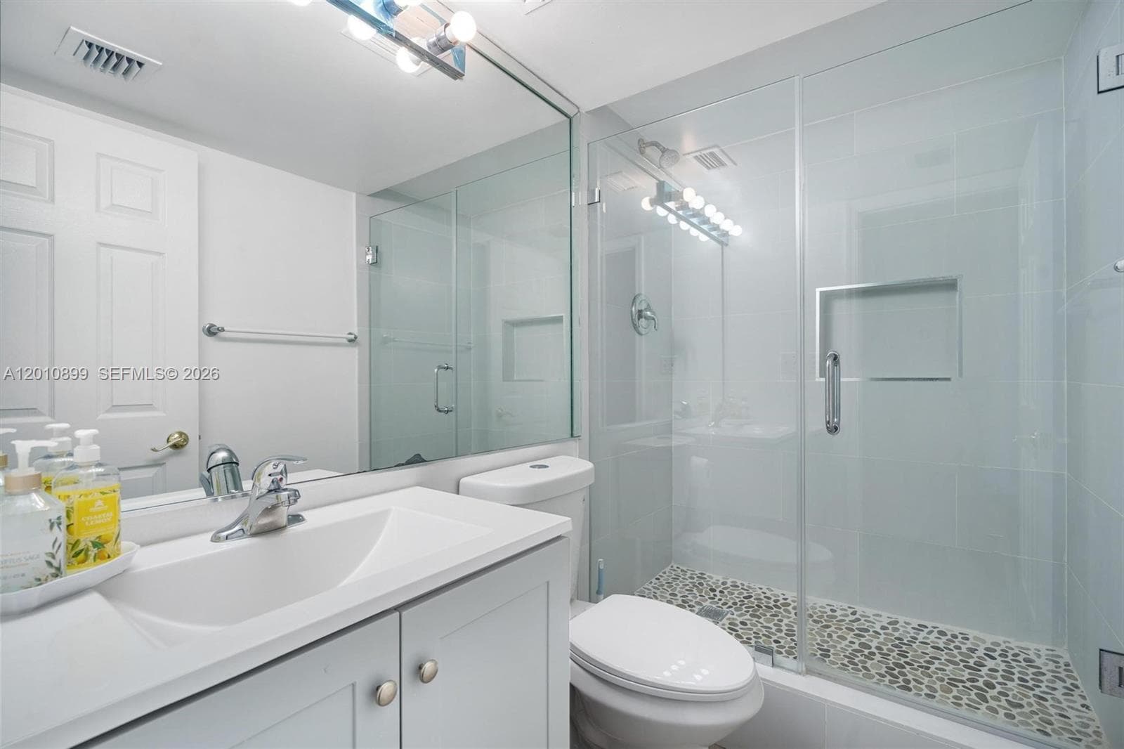 825 Brickell Bay Dr # 2042, Miami FL 33131 — 22