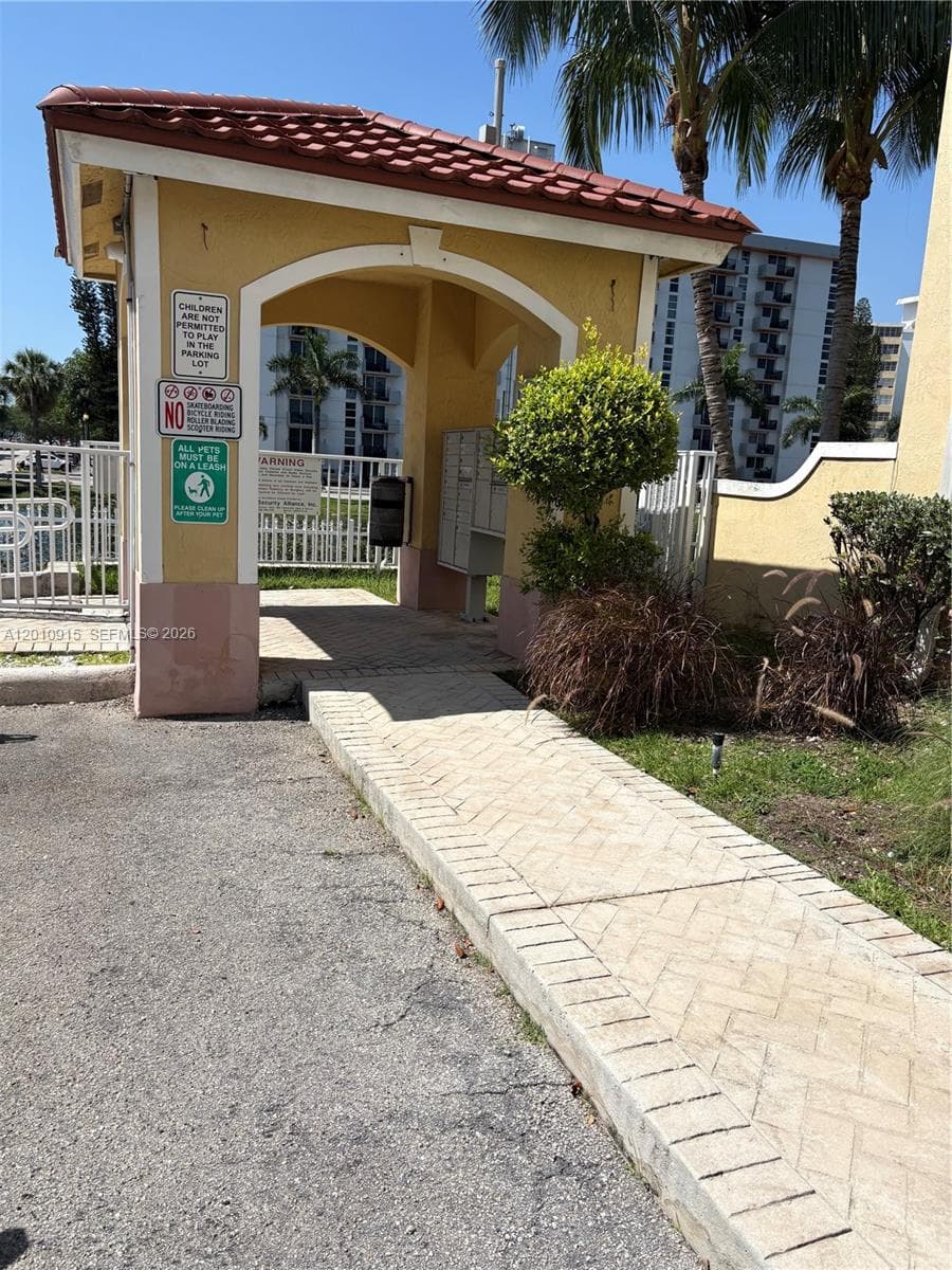 2086 NE 167th St # 108, North Miami Beach FL 33162 — 11
