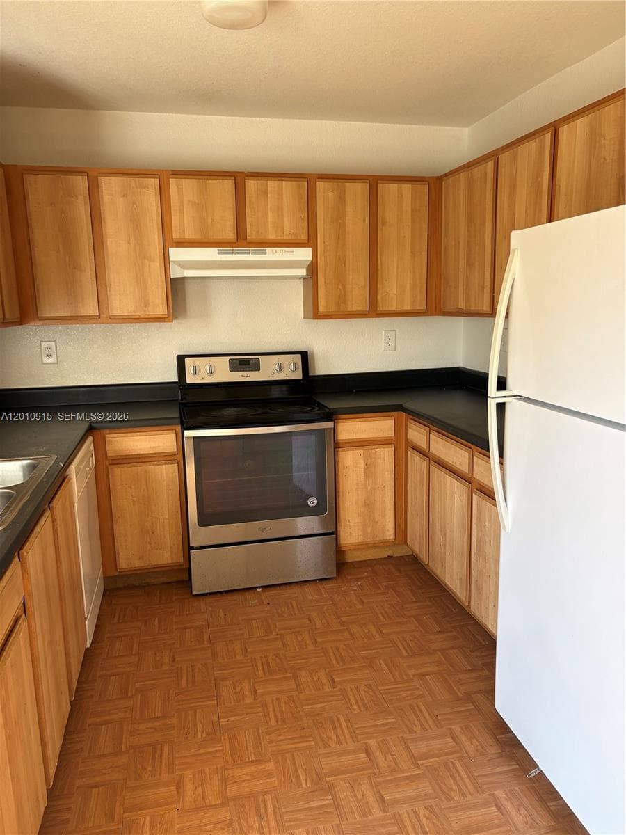 2086 NE 167th St # 108, North Miami Beach FL 33162 — 4