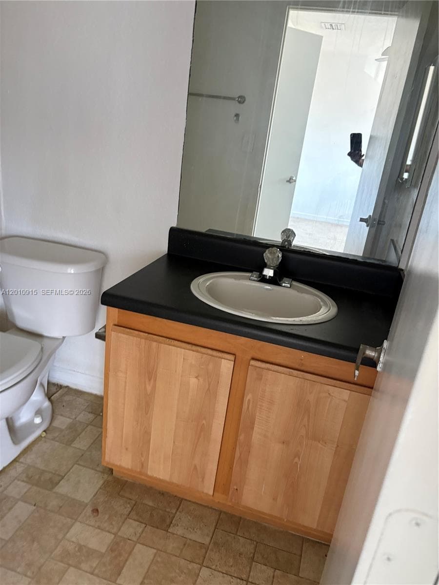 2086 NE 167th St # 108, North Miami Beach FL 33162 — 8