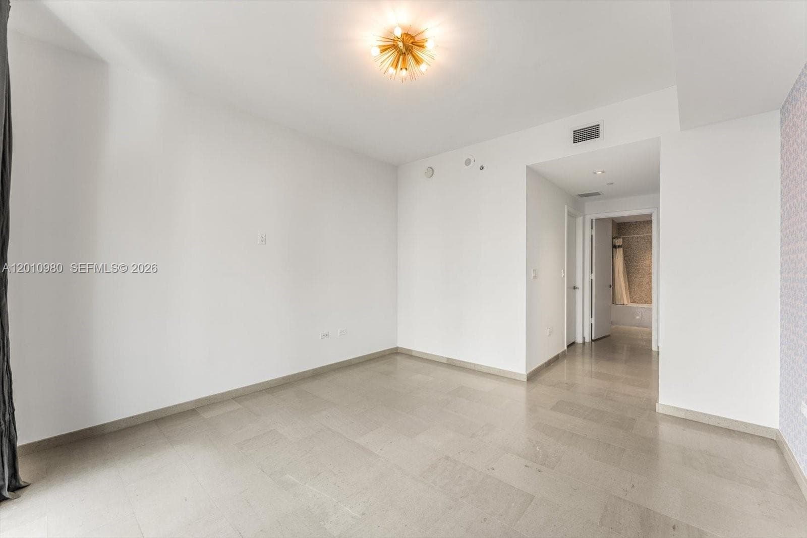 68 SE 6th St # 2304, Miami FL 33131 — 10