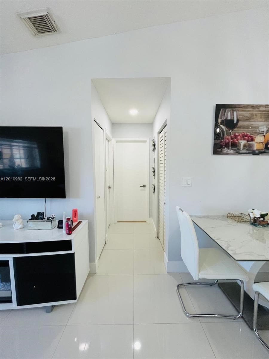 7817 W 36th Ave # 204, Hialeah FL 33018 — 4