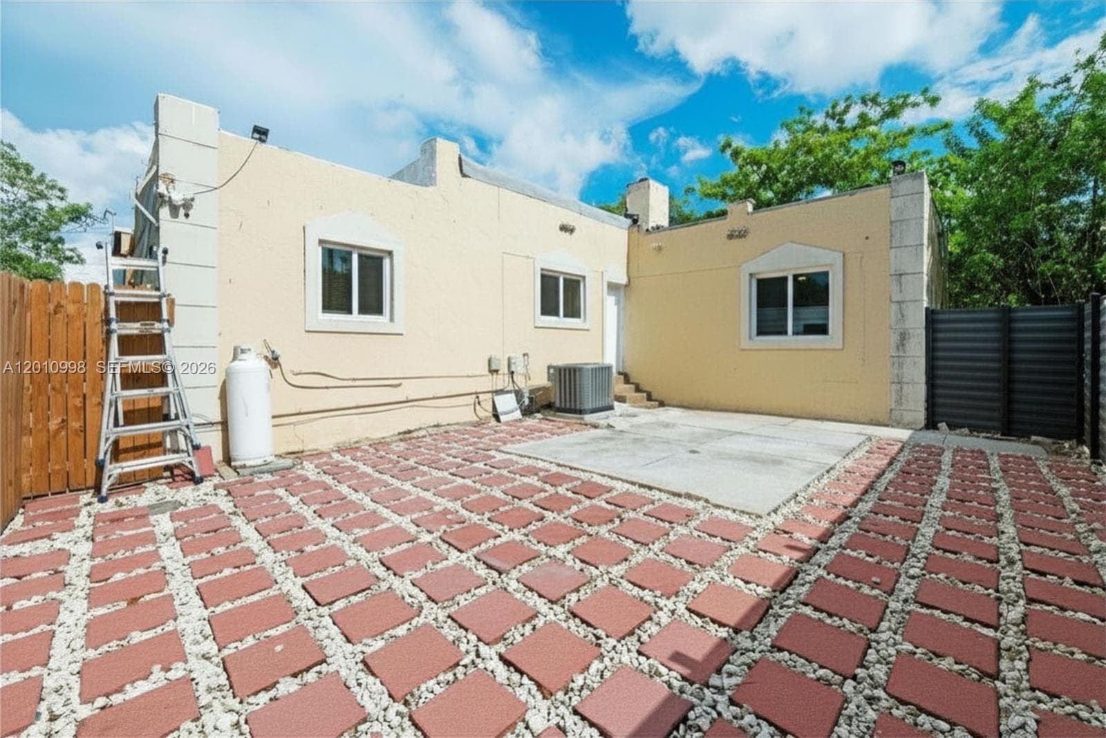1199 NW 121st St, North Miami FL 33168 — 20