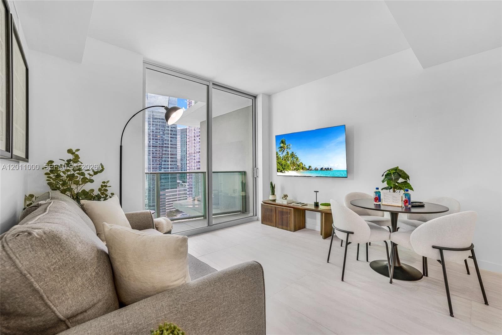 77 SE 5TH ST # 3305, Miami FL 33131 — 2