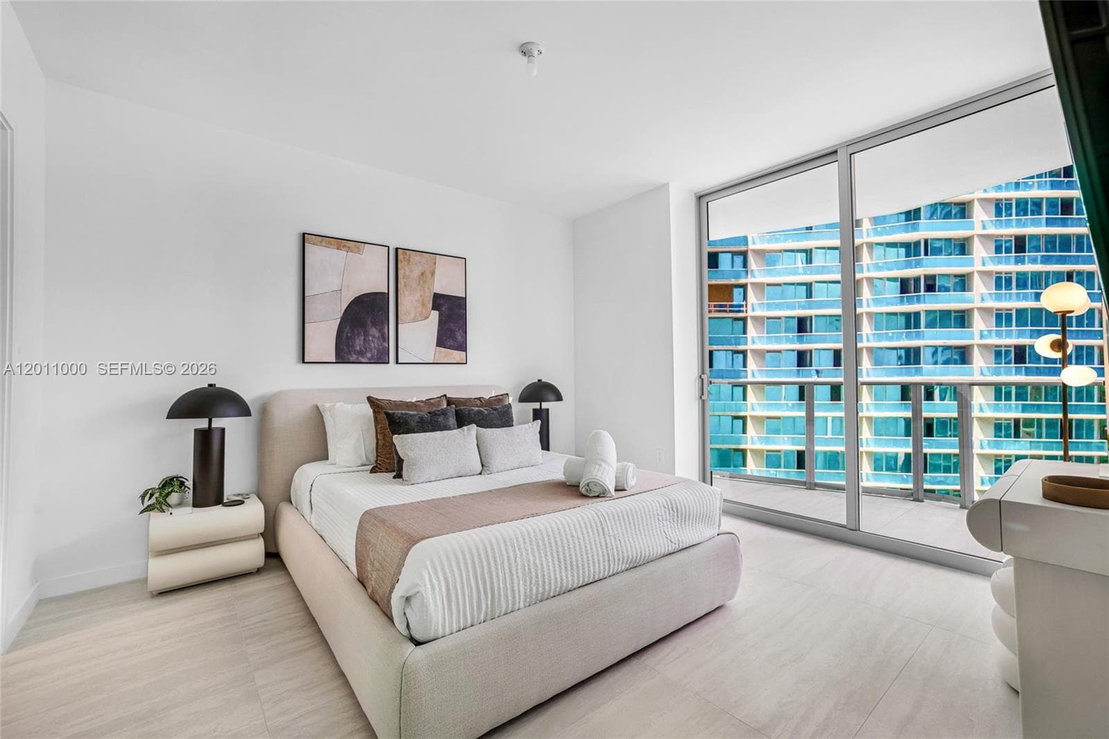 77 SE 5TH ST # 3305, Miami FL 33131 — 5