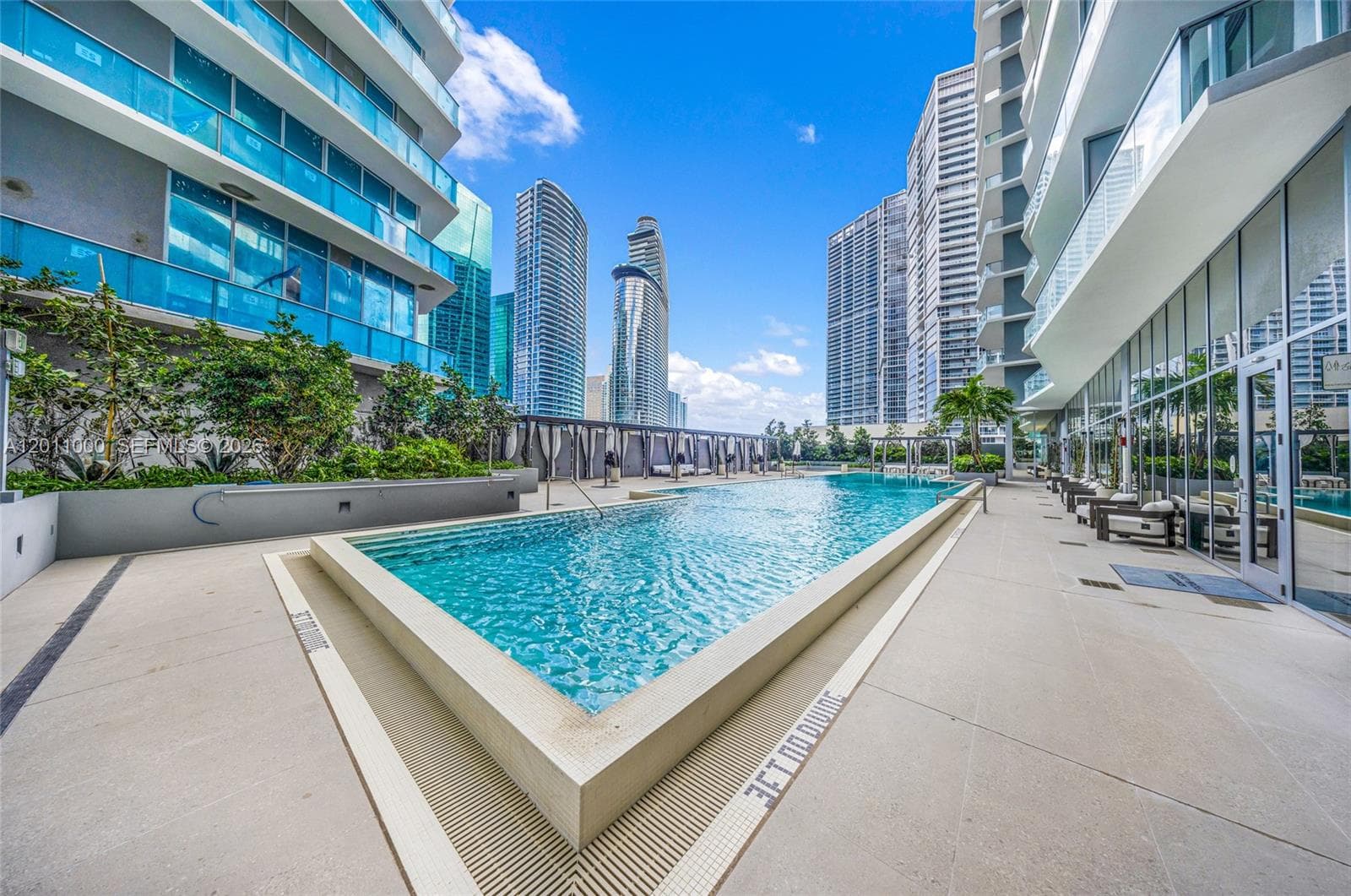 77 SE 5TH ST # 3305, Miami FL 33131 — 25