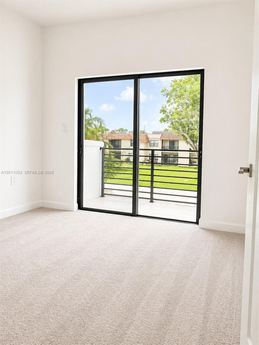 925 NE 211th St # 925, Miami FL 33179 — 6
