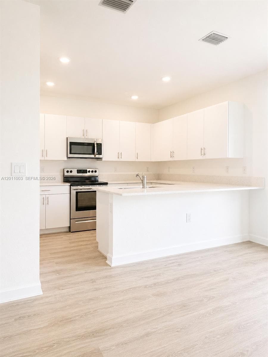 925 NE 211th St # 925, Miami FL 33179 — 1