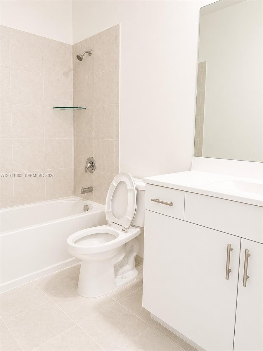 925 NE 211th St # 925, Miami FL 33179 — 10