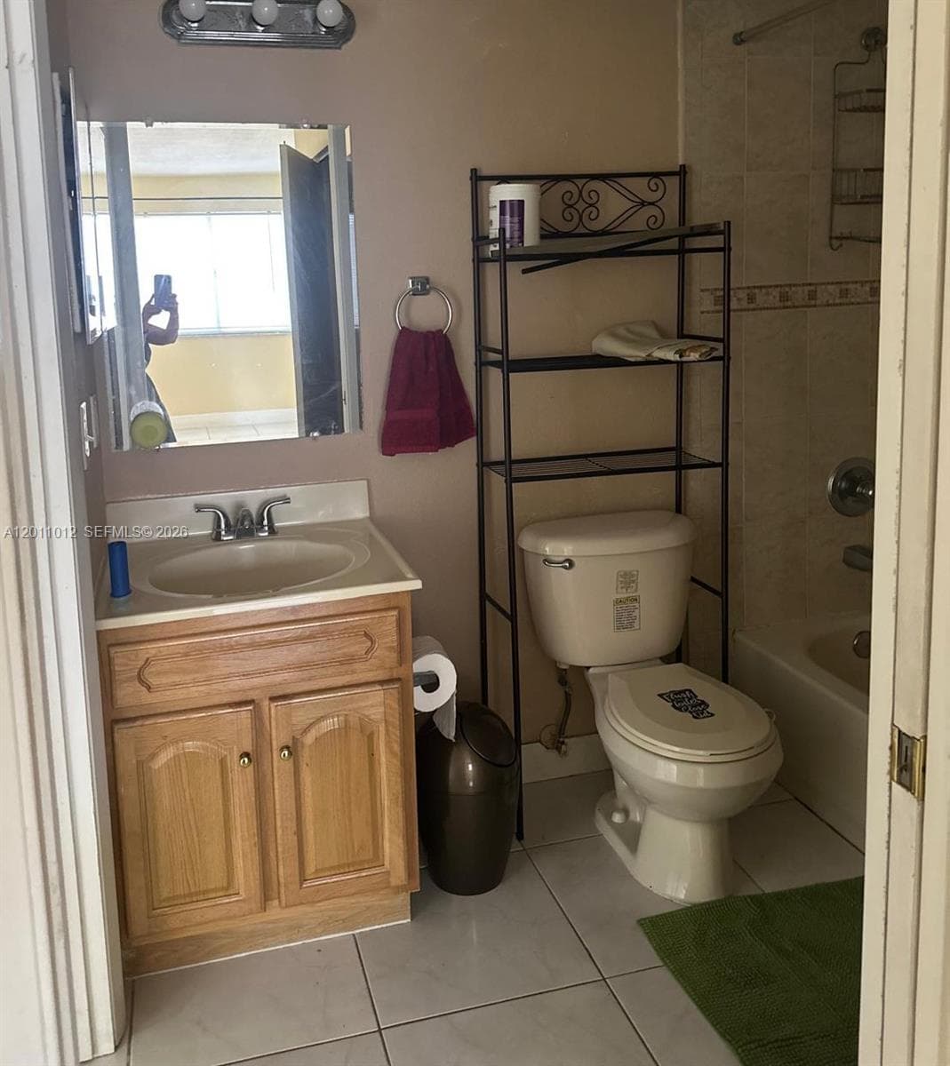 Kendall Lake Towers Condo, Miami, FL — 10