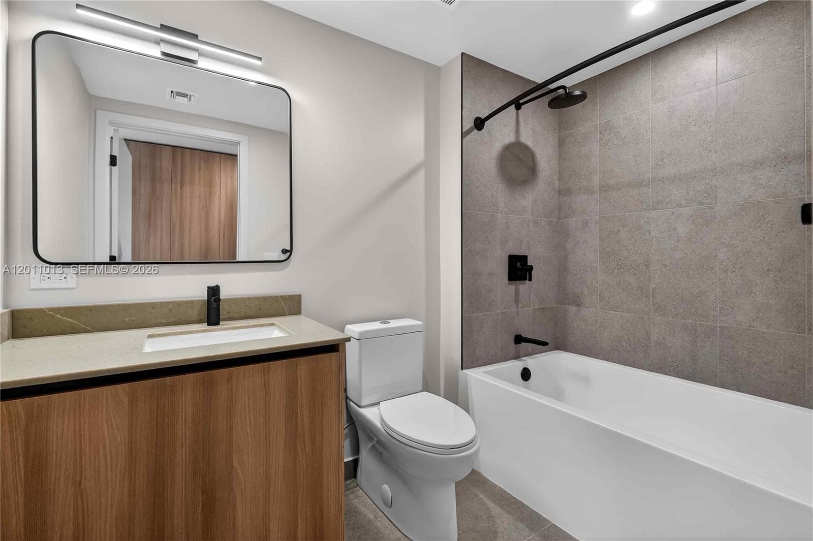 121 NE 5 St # 901A, Miami FL 33132 — 11