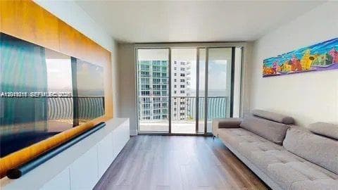 1750 N Bayshore Dr # 2803, Miami FL 33132 — 5