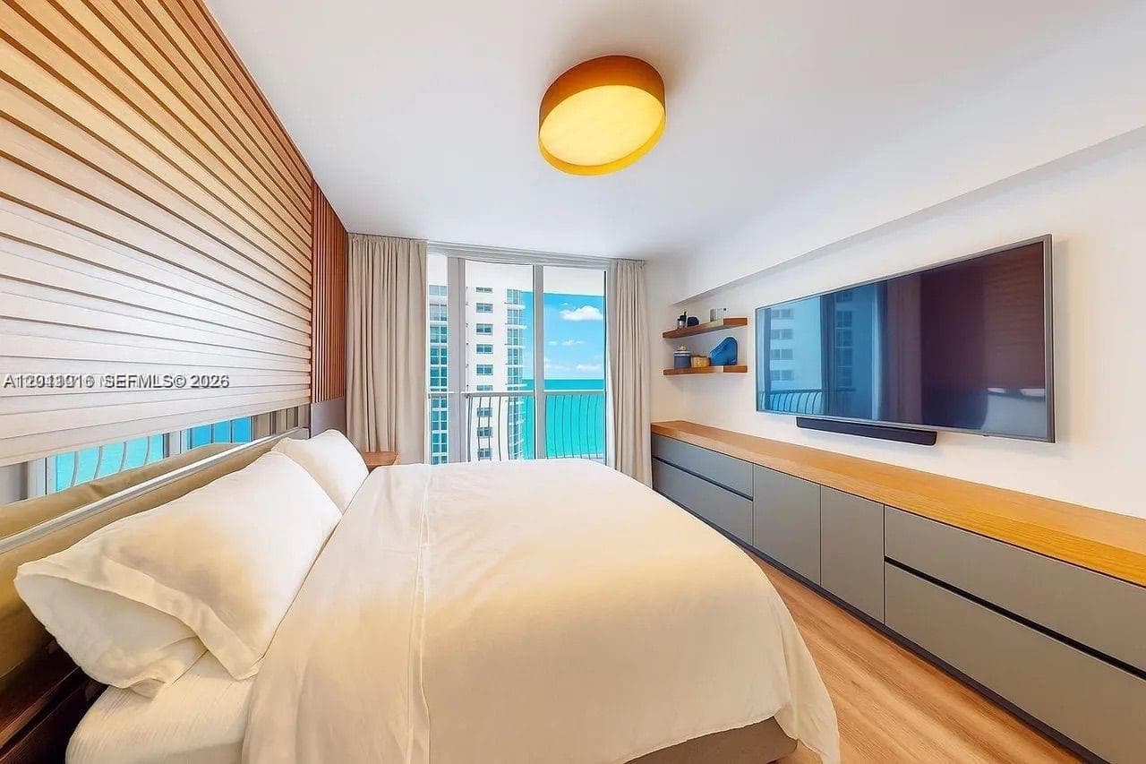 1750 N Bayshore Dr # 2803, Miami FL 33132 — 11
