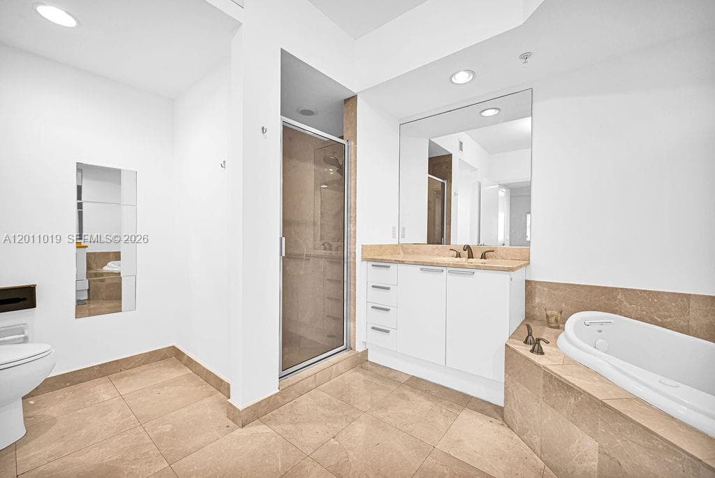 15051 Royal Oaks Ln # 1605, North Miami FL 33181 — 16
