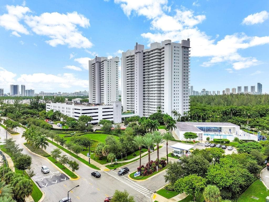 15051 Royal Oaks Ln # 1605, North Miami FL 33181 — 1
