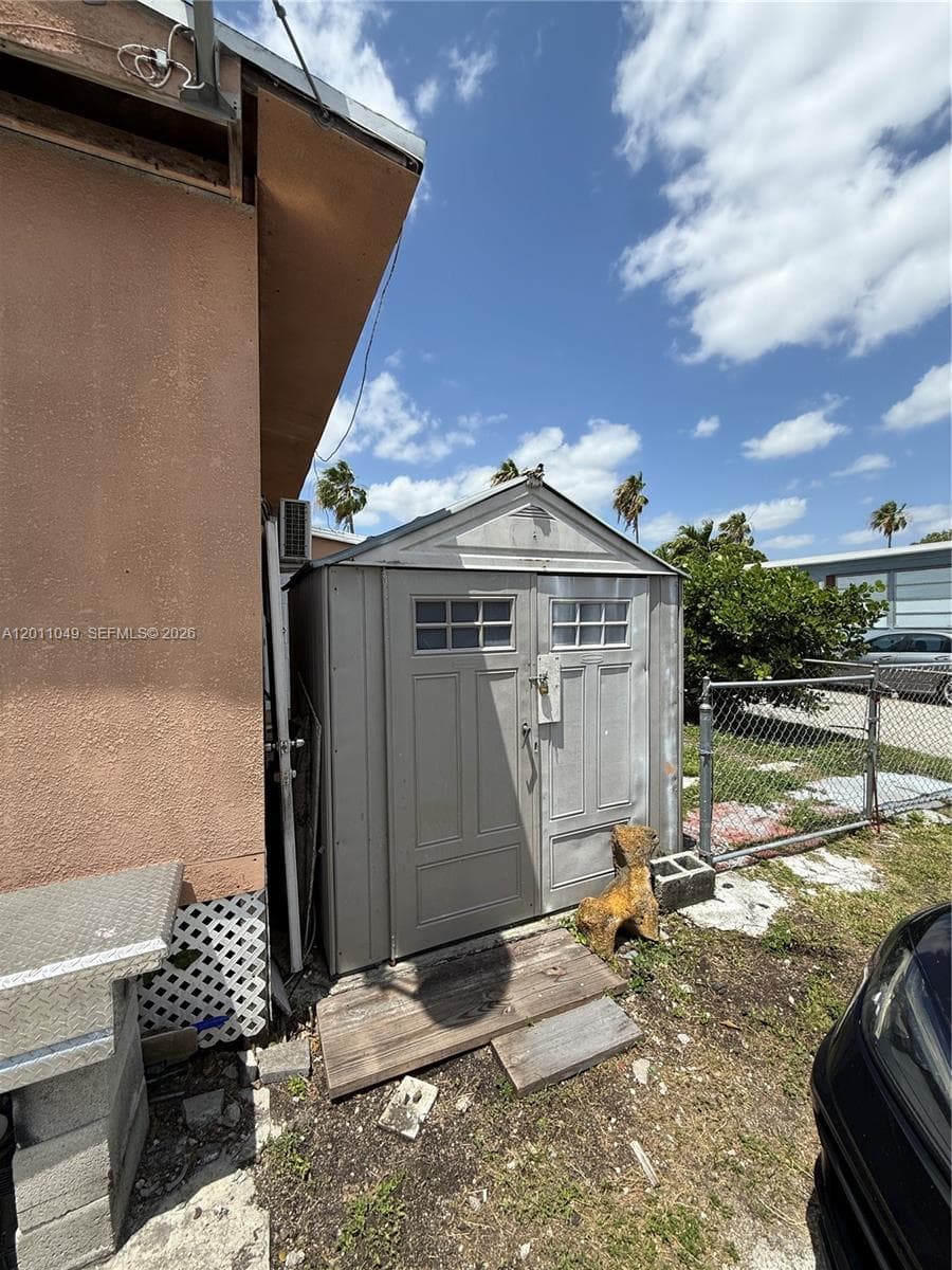 1495 SW 131st AVE, Miami FL 33184 — 24