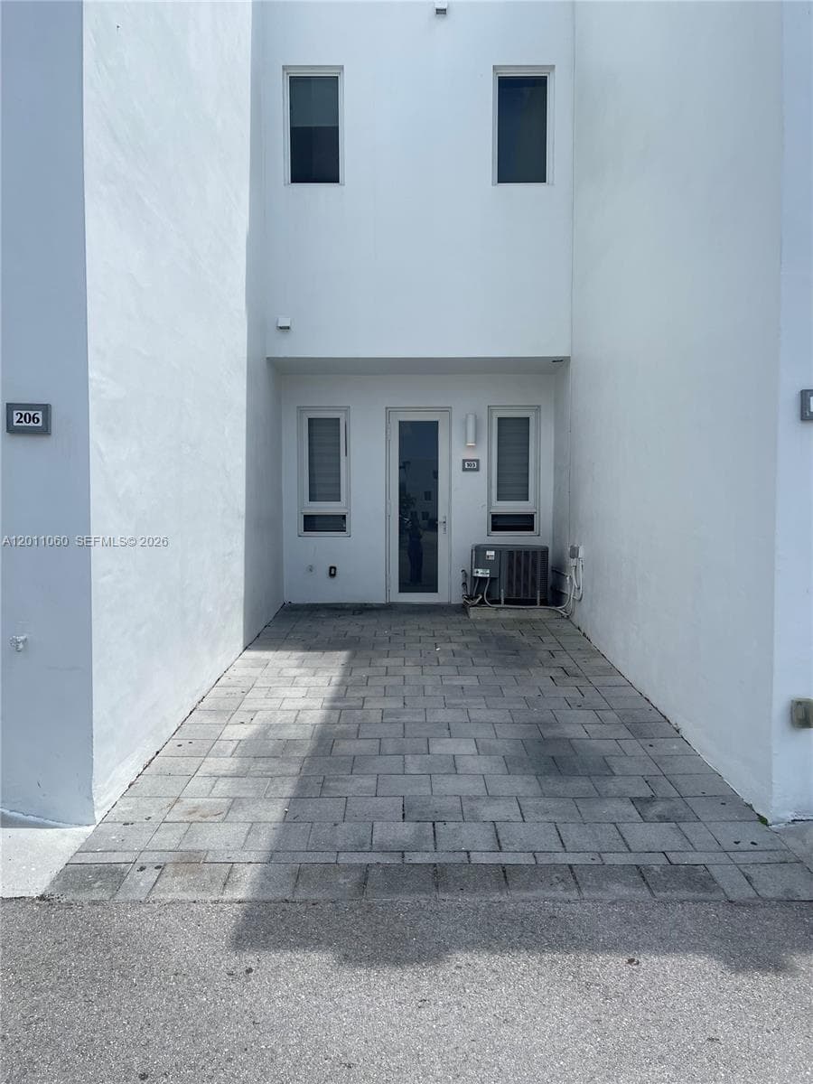 10245 NW 63rd Ter # 103, Doral FL 33178 — 10
