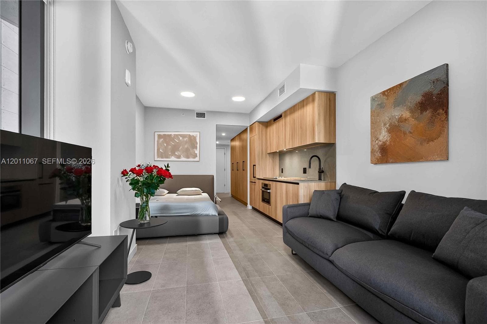 121 NE 5th ST # 712B, Miami FL 33132 — 11