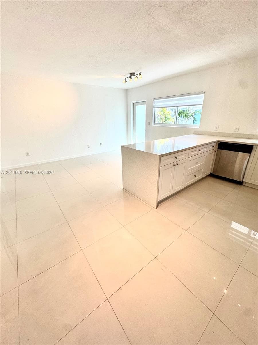 8035 Crespi Blvd # 9, Miami Beach FL 33141 — 3
