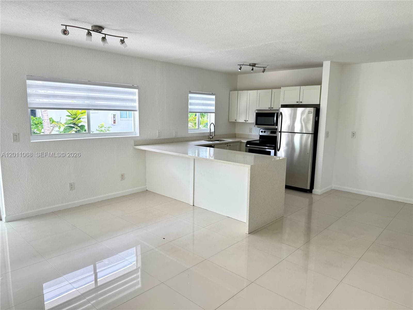 8035 Crespi Blvd # 9, Miami Beach FL 33141 — 1