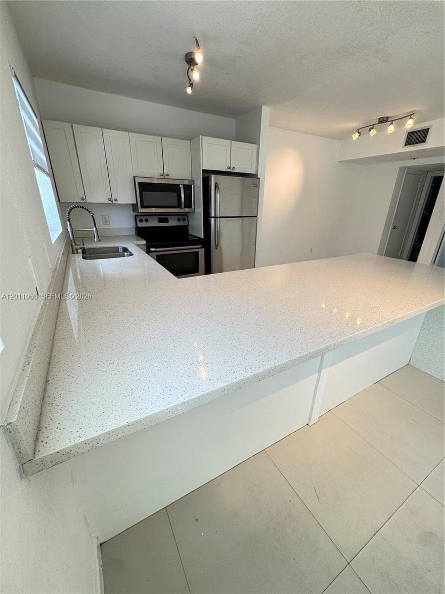 8035 Crespi Blvd # 9, Miami Beach FL 33141 — 4