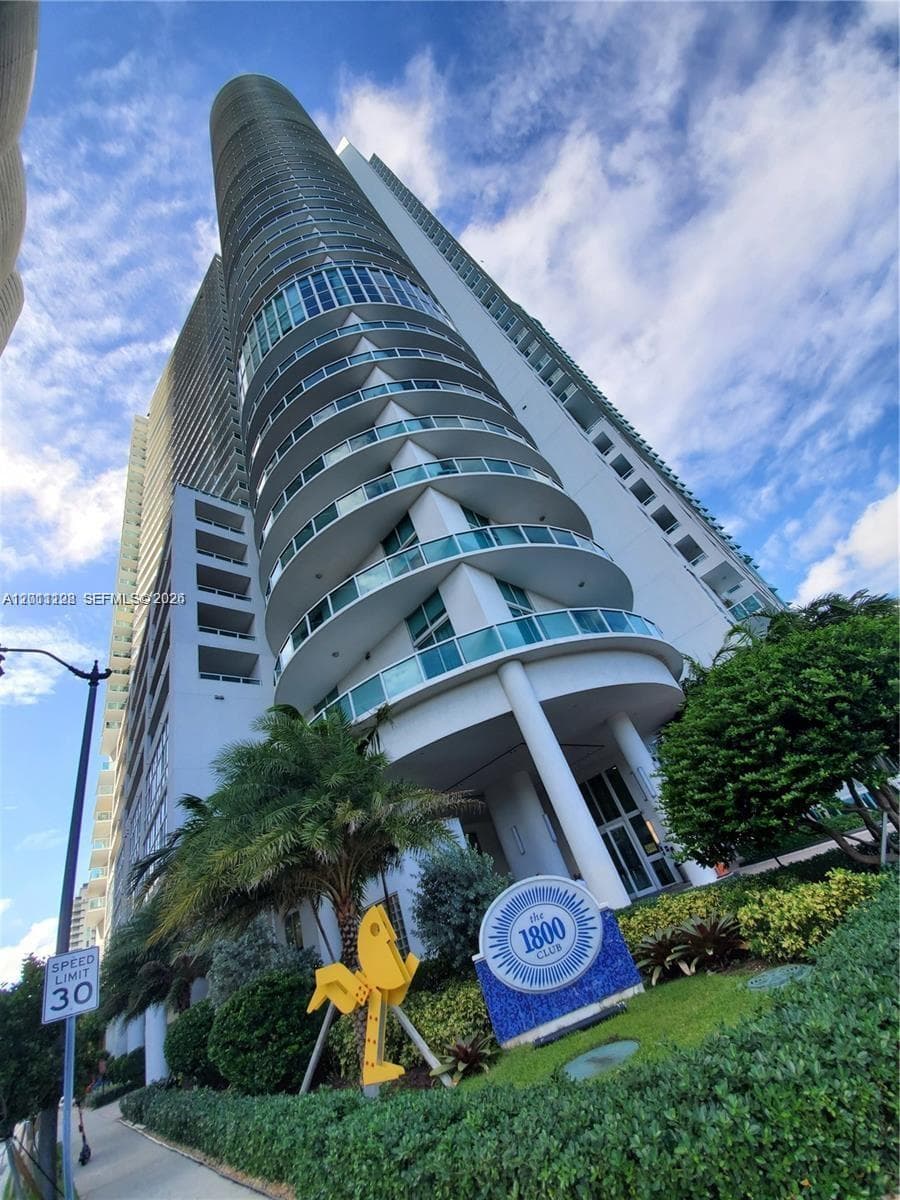 1800 N Bayshore Dr # 3807, Miami FL 33132 — 17