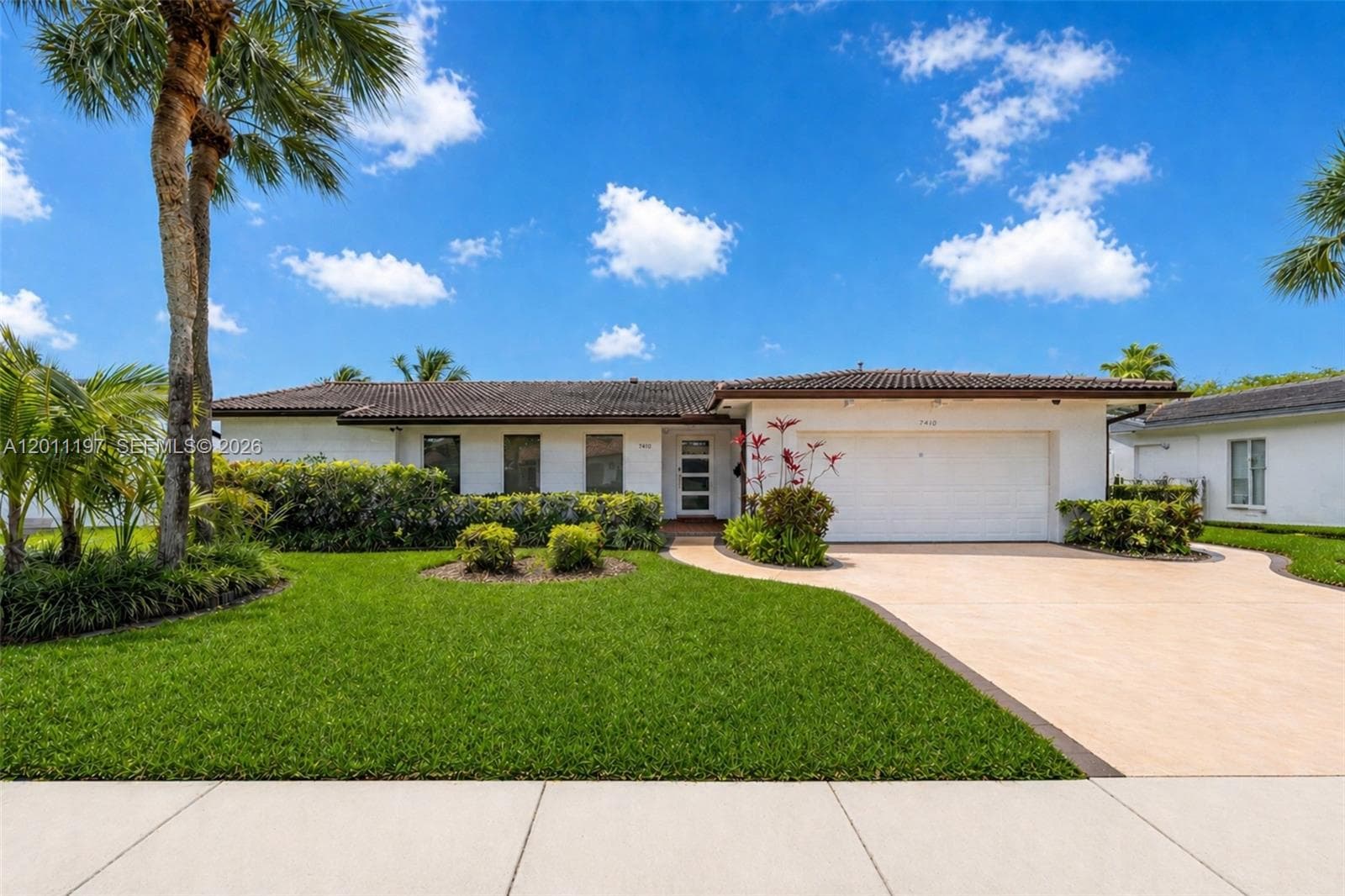 7410 Loch Ness Dr, Miami Lakes FL 33014 — 1