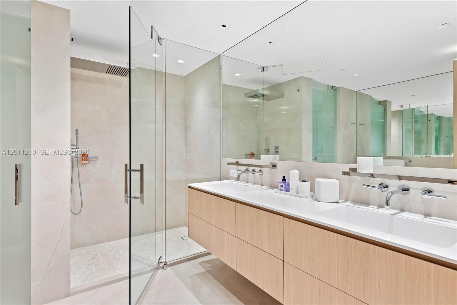 19242 Fisher Island Dr # 19242, Miami Beach FL 33109 — 23