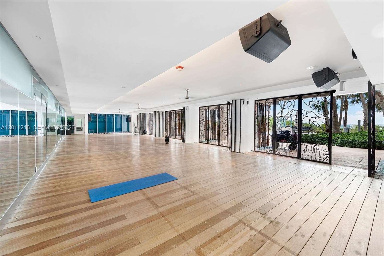 6801 Collins Ave # 1215, Miami Beach FL 33141 — 36