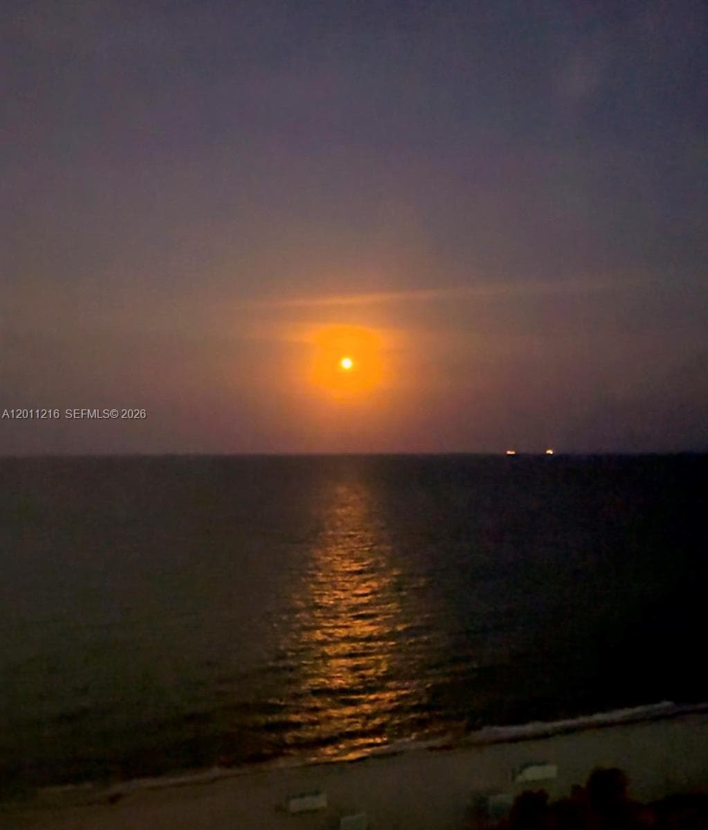 6801 Collins Ave # 1215, Miami Beach FL 33141 — 18