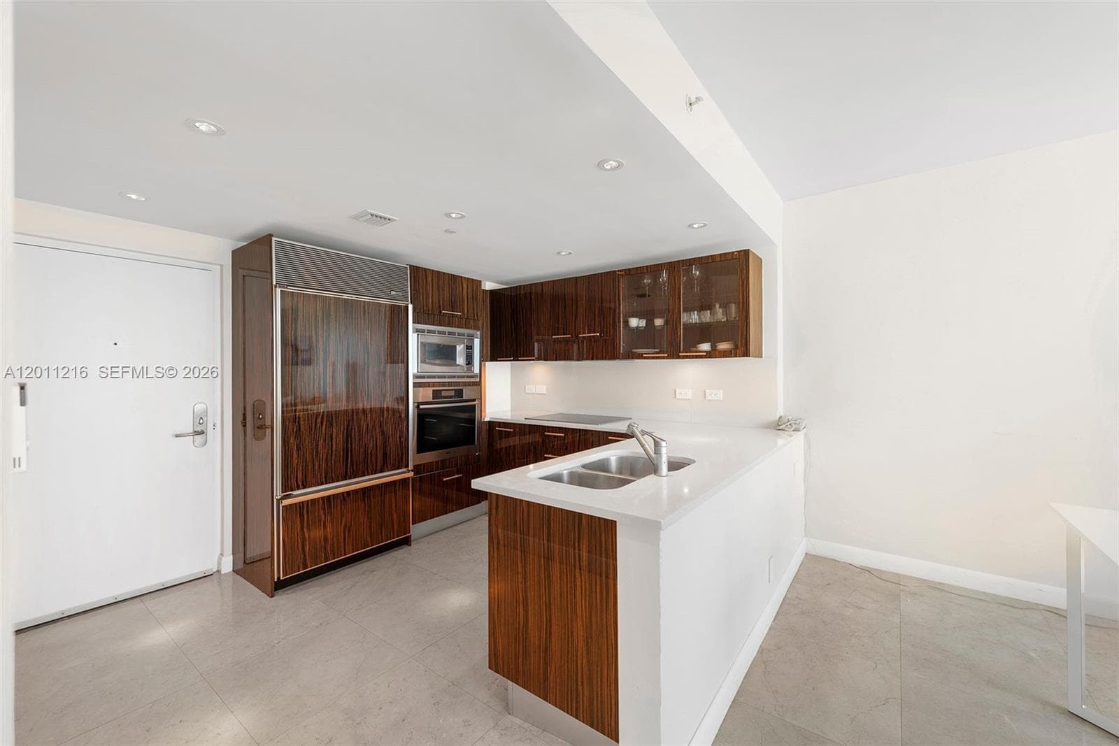 6801 Collins Ave # 1215, Miami Beach FL 33141 — 11