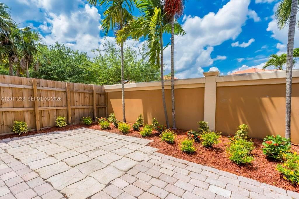 15213 SW 30th Ter, Miami FL 33185 — 18