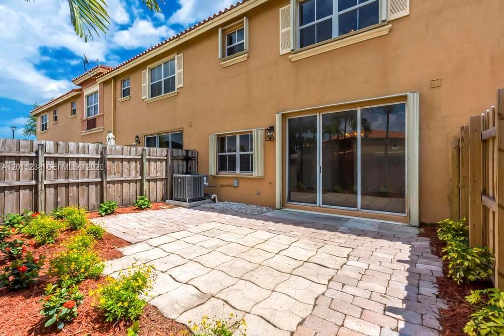 15213 SW 30th Ter, Miami FL 33185 — 19