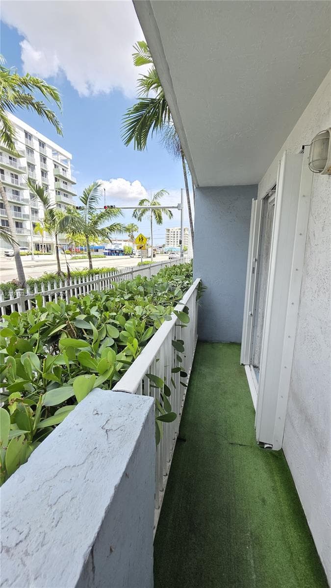 2575 SW 27th Ave # 105, Miami FL 33133 — 17
