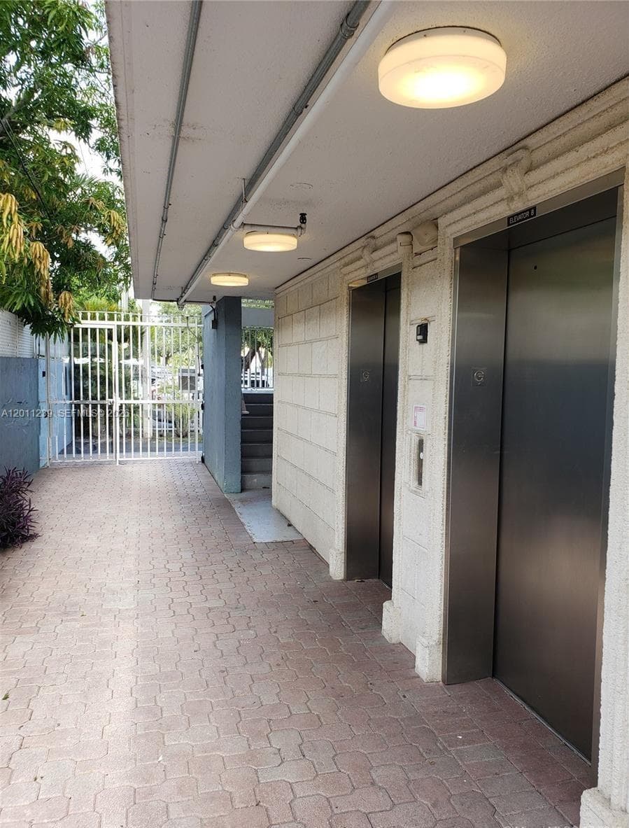 2575 SW 27th Ave # 105, Miami FL 33133 — 26