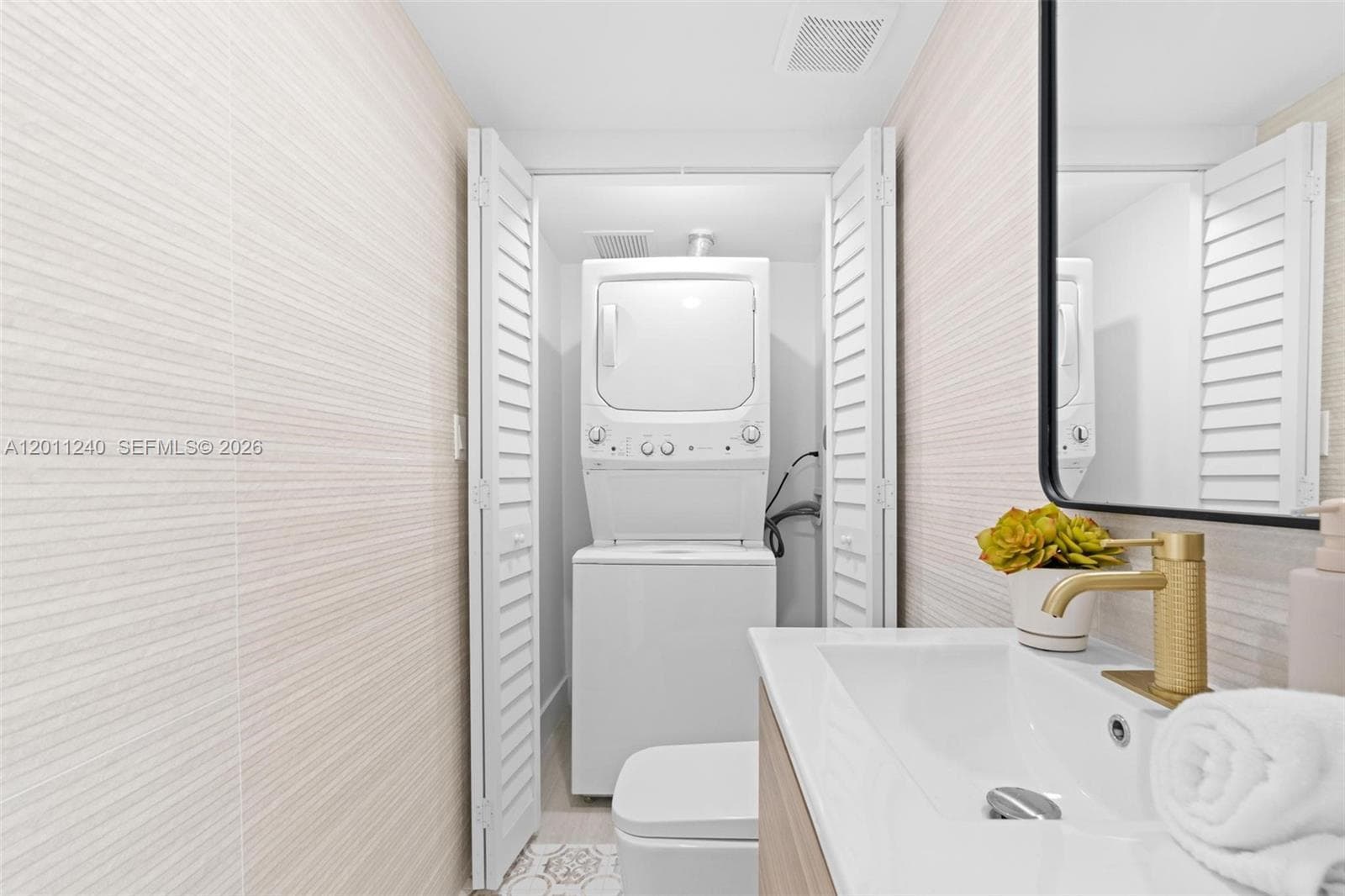 7286 Gary Ave, Miami Beach FL 33141 — 43