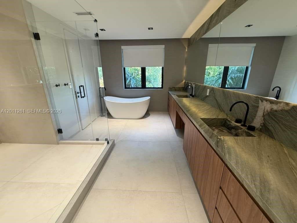 135 SW 29th Rd, Miami FL 33129 — 33