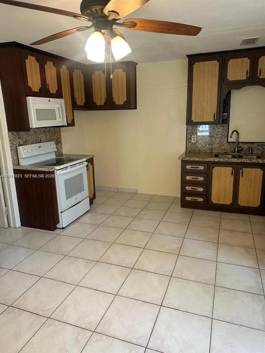 11108 Peachtree Dr # 1, Miami FL 33161 — 6