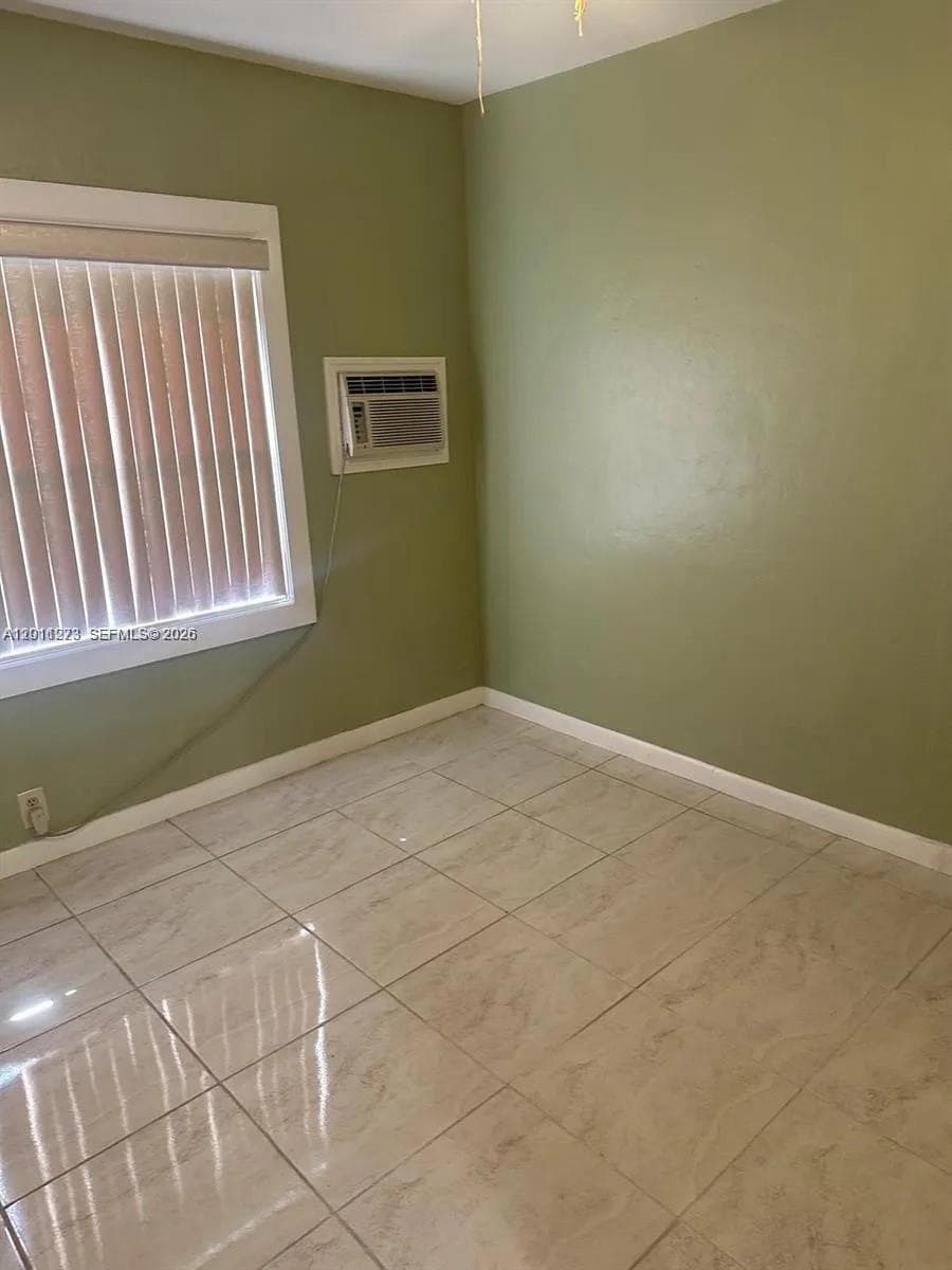 11108 Peachtree Dr # 1, Miami FL 33161 — 15