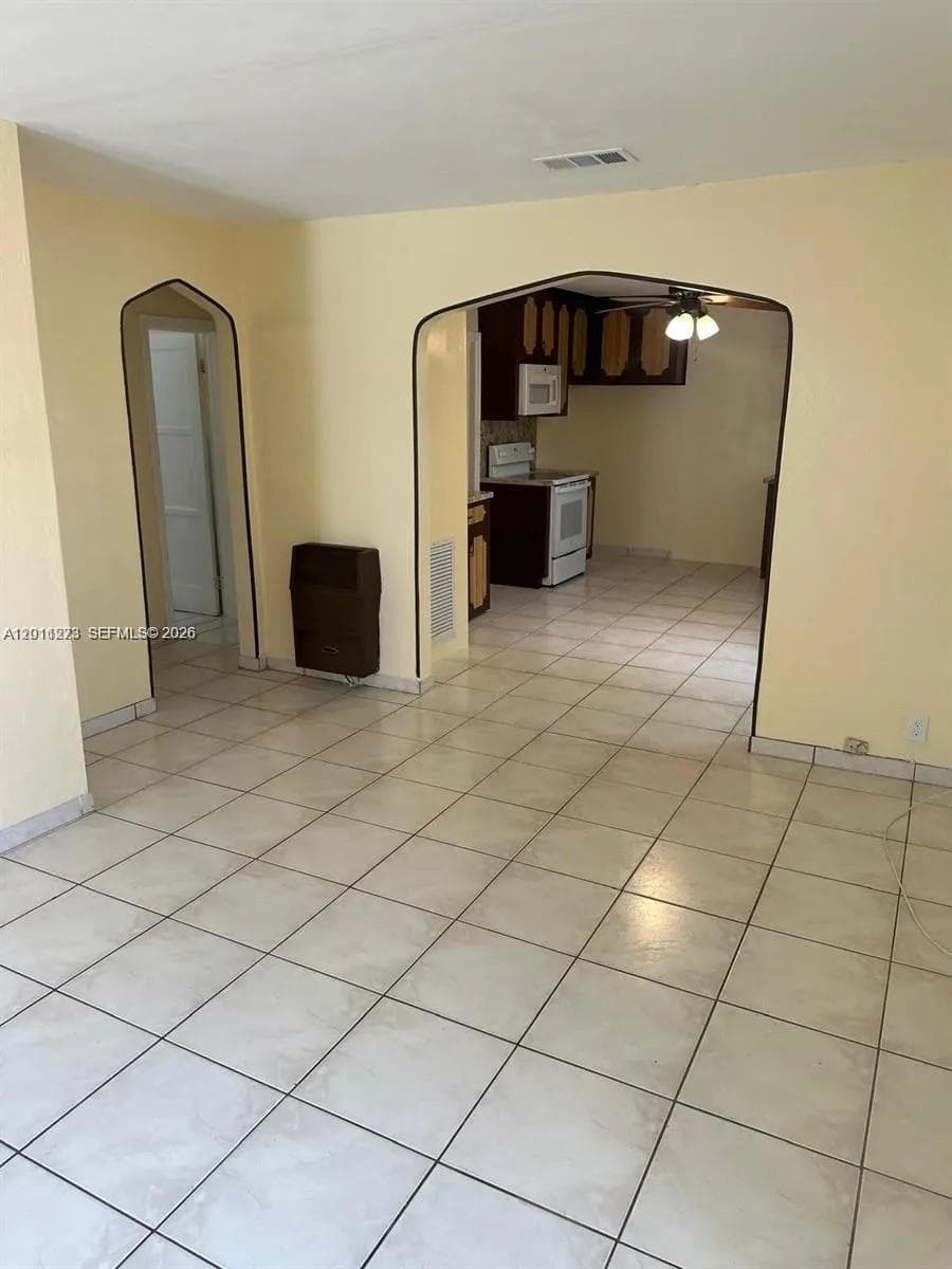 11108 Peachtree Dr # 1, Miami FL 33161 — 4