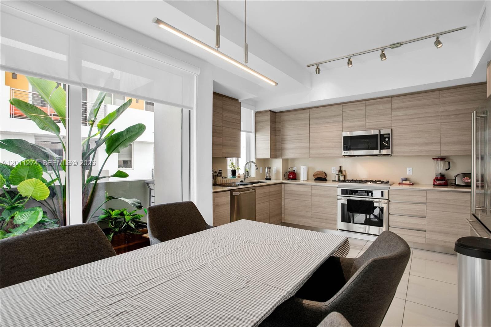 87 N Shore Dr, Miami Beach FL 33141 — 6