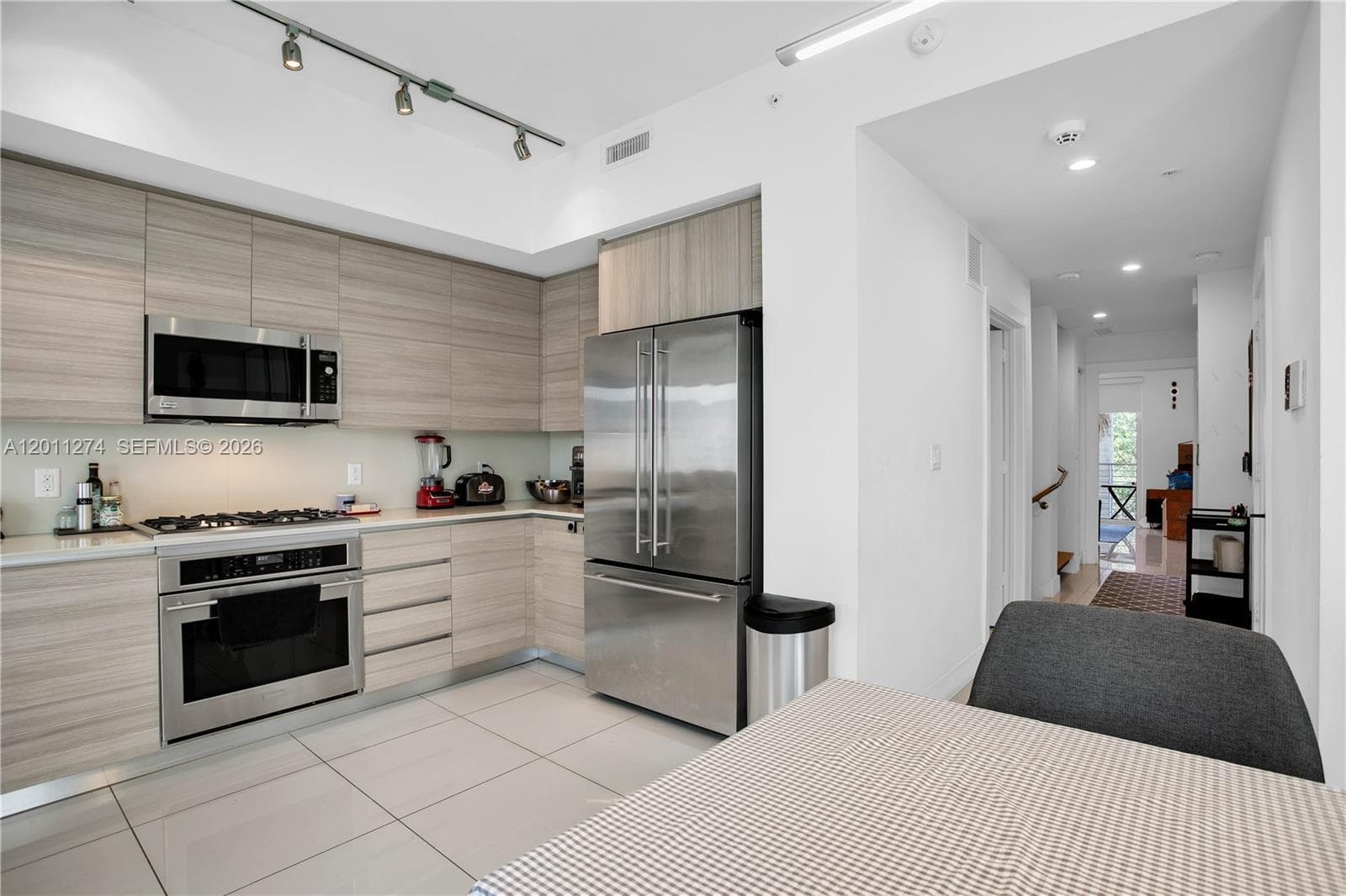 87 N Shore Dr, Miami Beach FL 33141 — 3