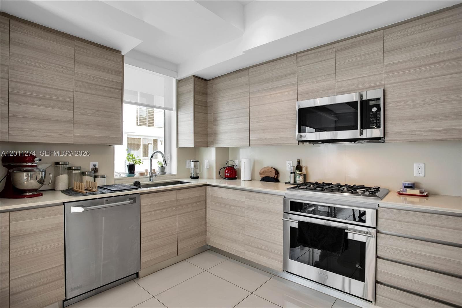 87 N Shore Dr, Miami Beach FL 33141 — 5