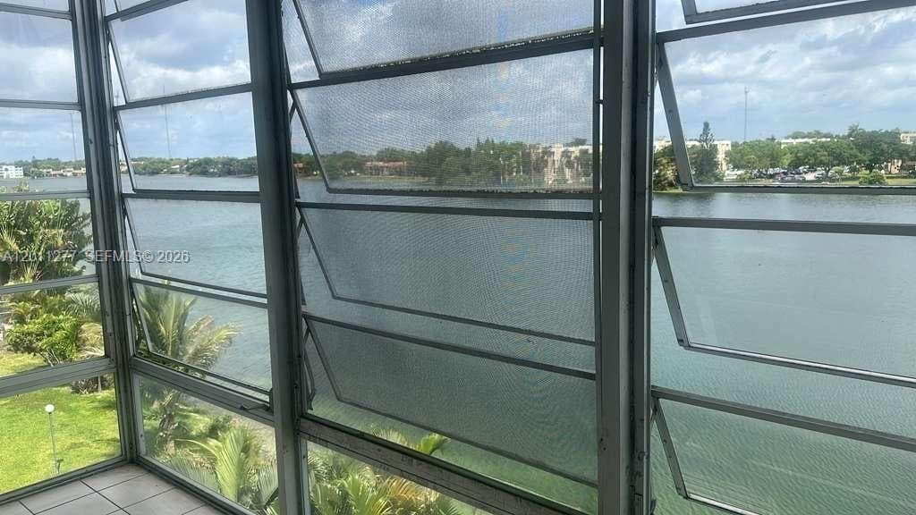 879 NE 195th St # 425, Miami FL 33179 — 5