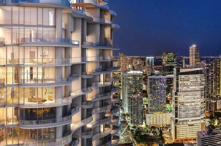 1000 Brickell Plz # 4301, Miami FL 33131 — 21