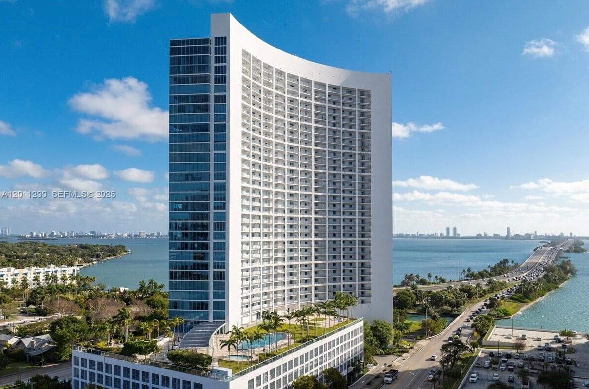 601 NE 36th St # 2109, Miami FL 33137 — 1