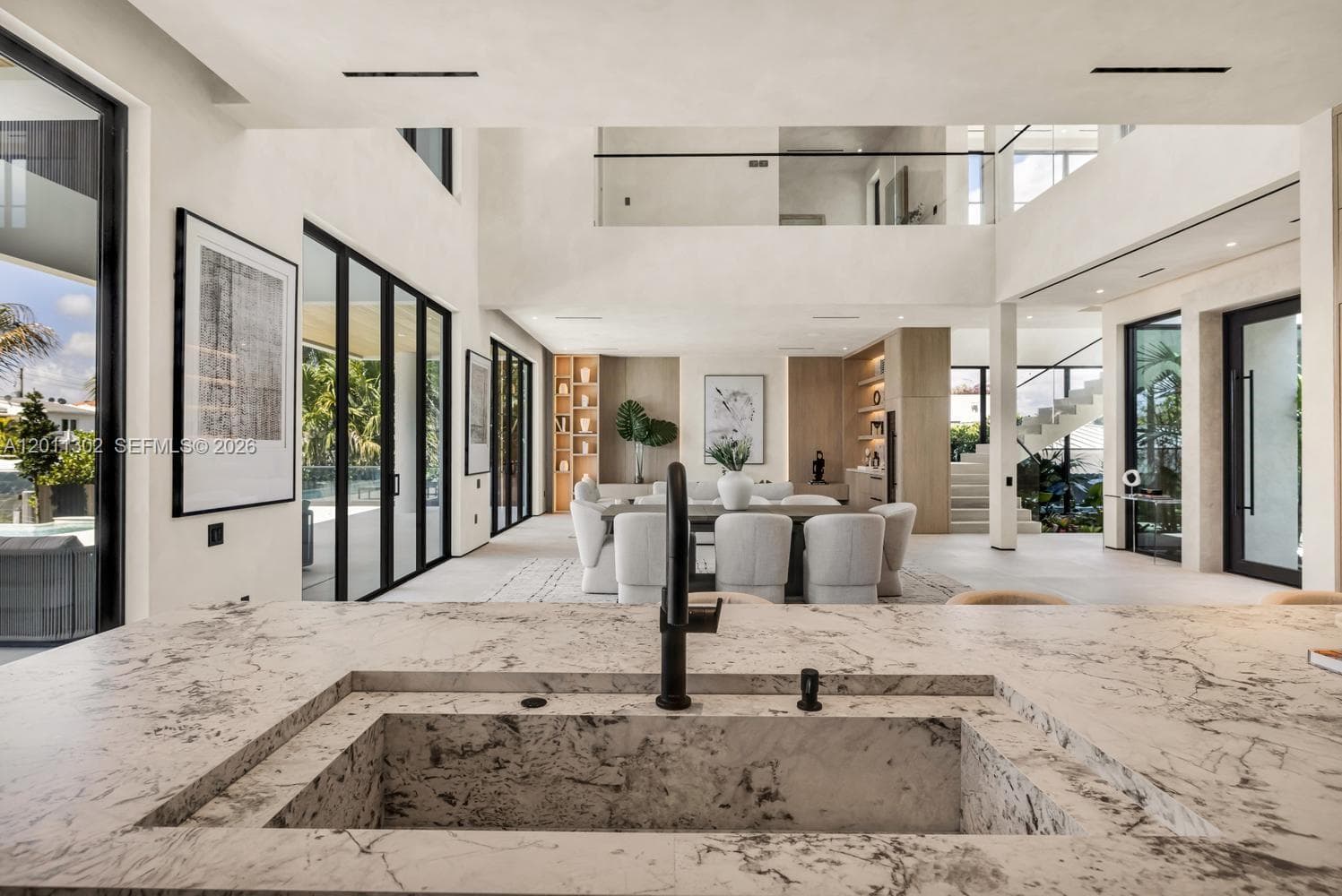 2006 NE 124th St, North Miami FL 33181 — 24
