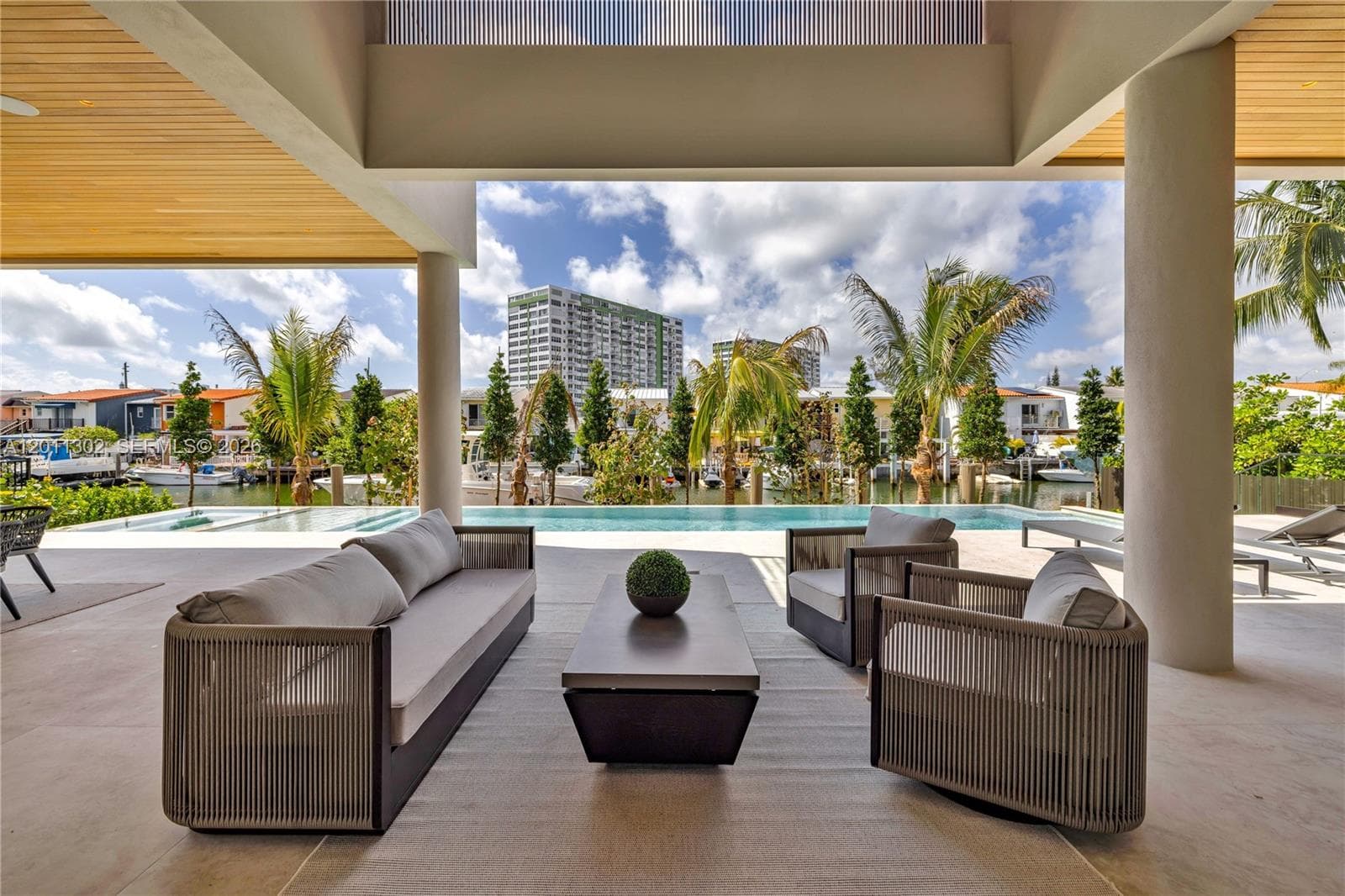 2006 NE 124th St, North Miami FL 33181 — 10