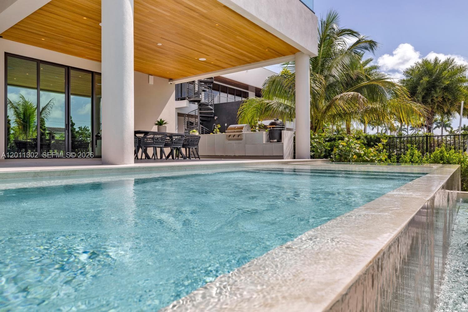 2006 NE 124th St, North Miami FL 33181 — 44
